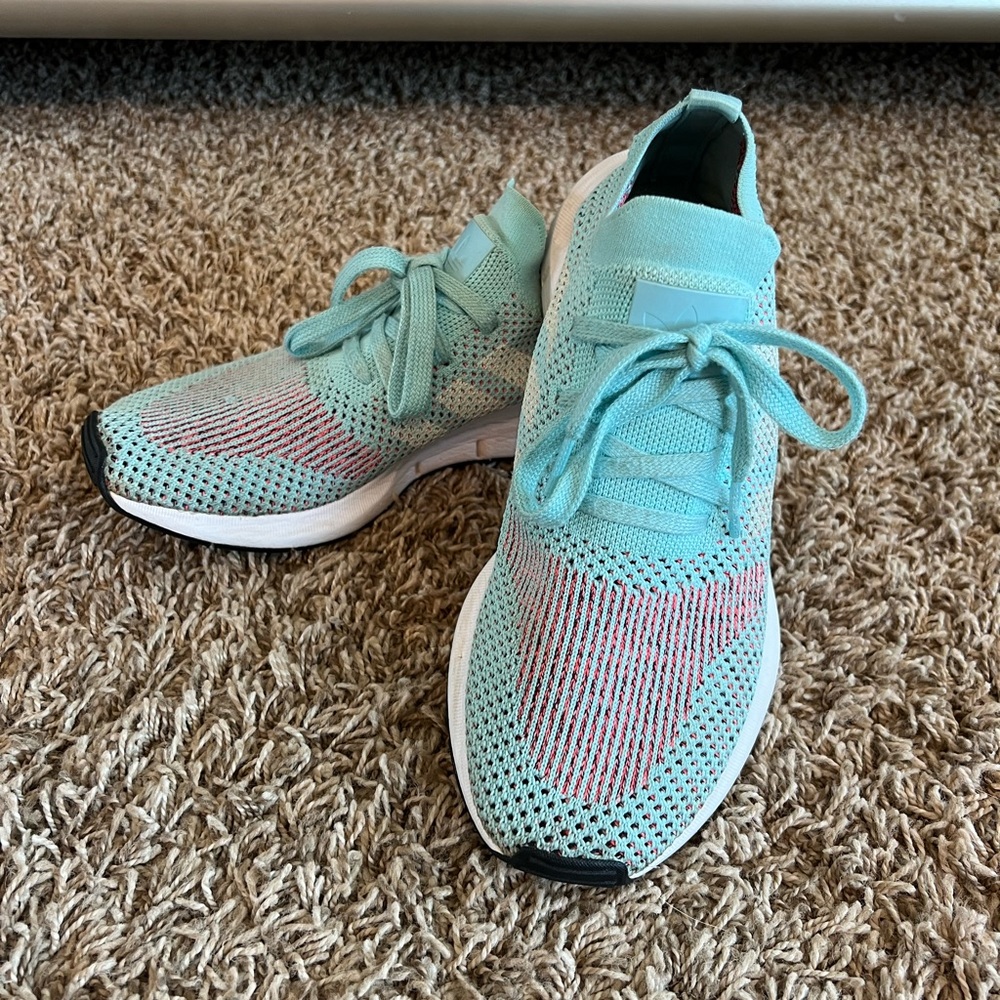 Adidas Sneakers